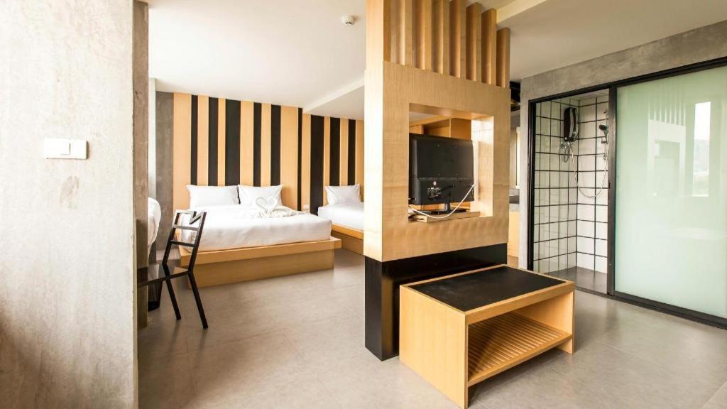 B2 Phuket Boutique & Budget Hotel Esterno foto