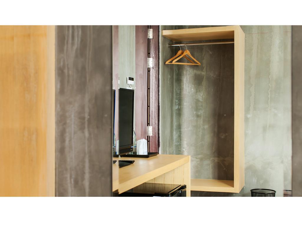 B2 Phuket Boutique & Budget Hotel Esterno foto